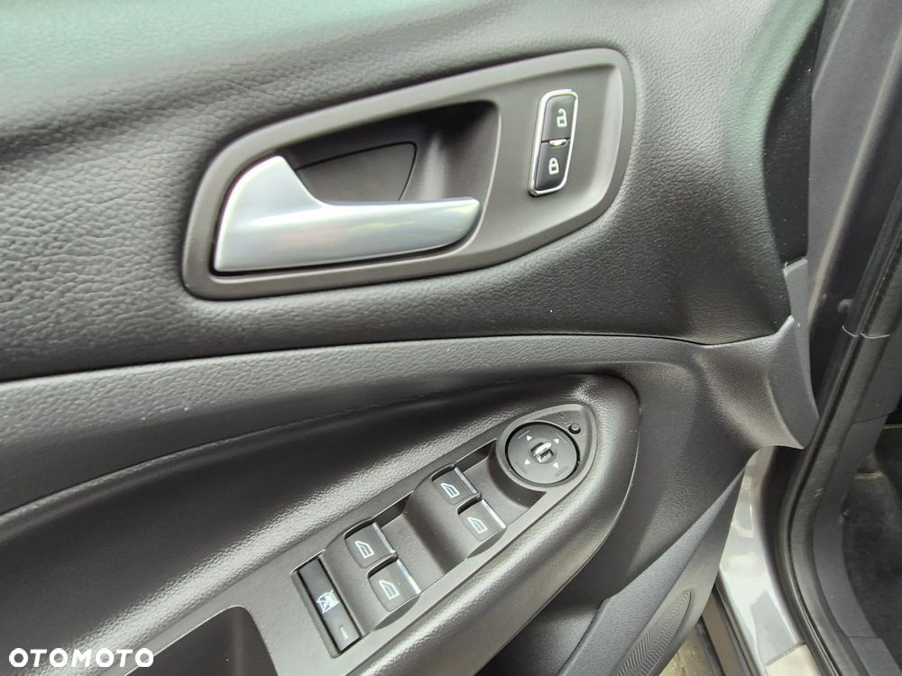 Ford Kuga 2.0 TDCi Titanium - 34