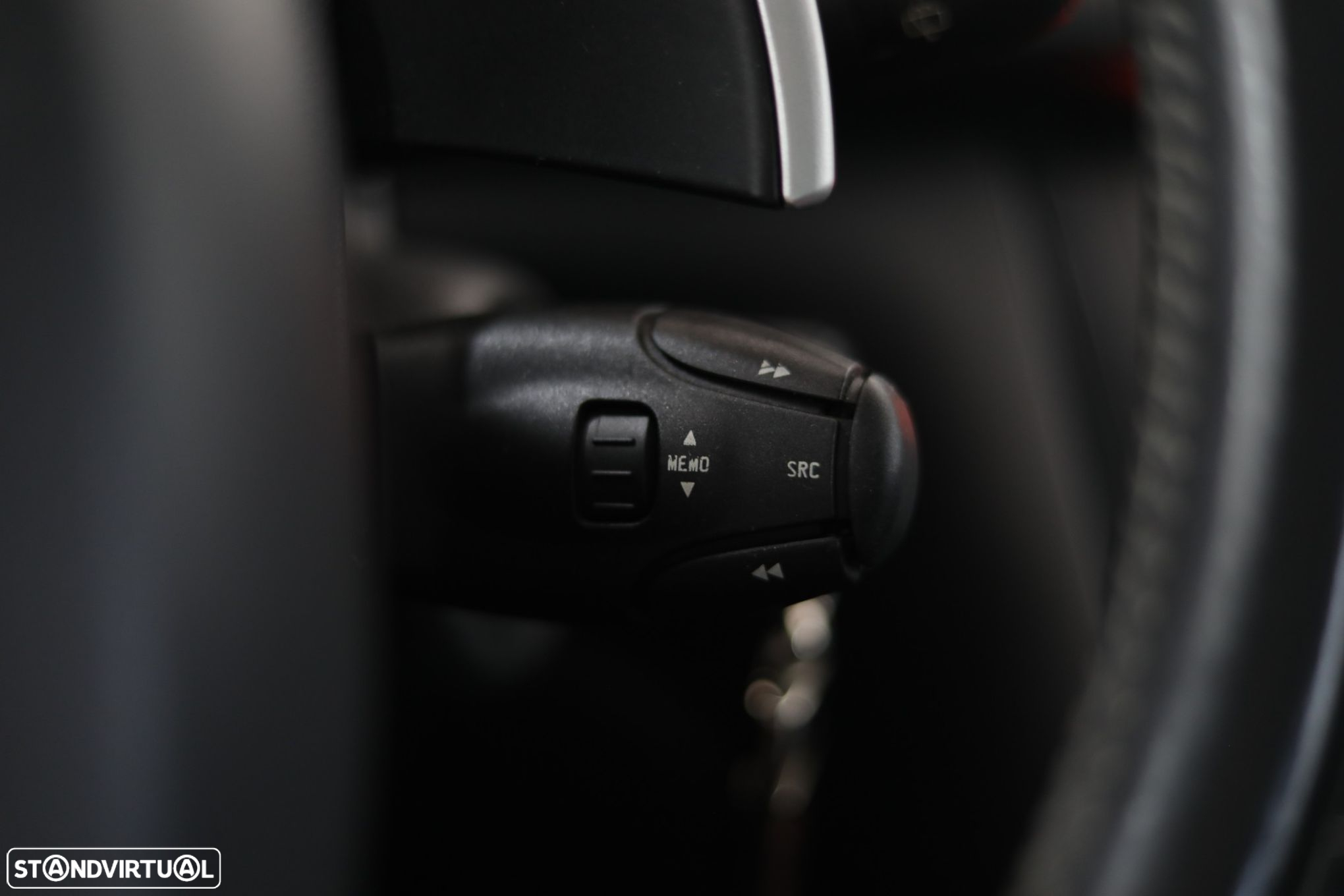 Peugeot 3008 1.6 e-HDi Executive CMP6 - 14