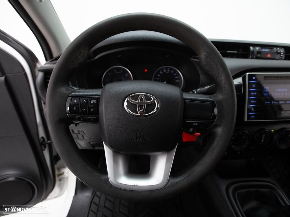 Toyota Hilux 2.4 D-4D 4WD CE 3L c/iva - 13
