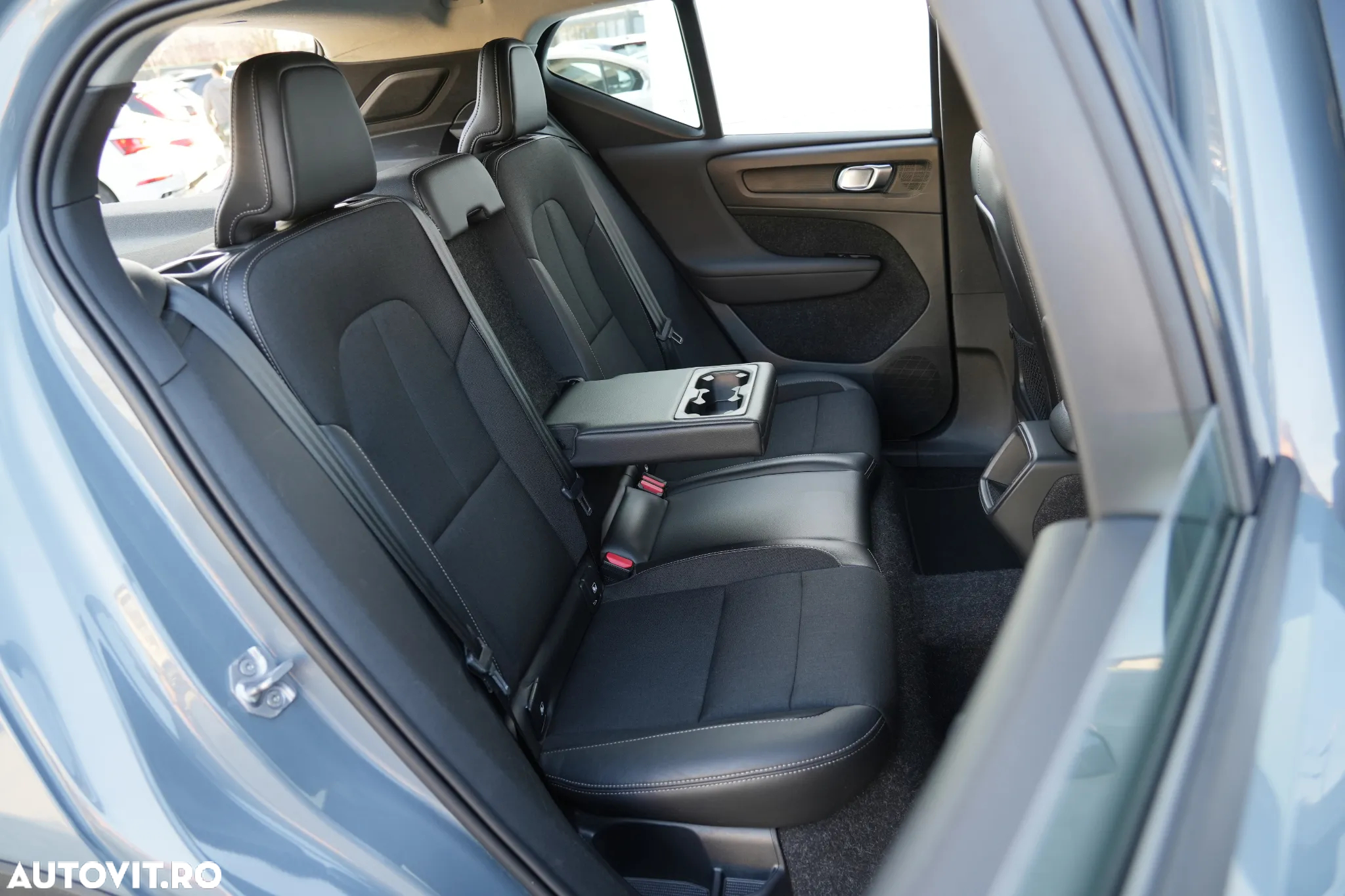 Volvo XC 40 T3 AT8 Momentum Pro - 15