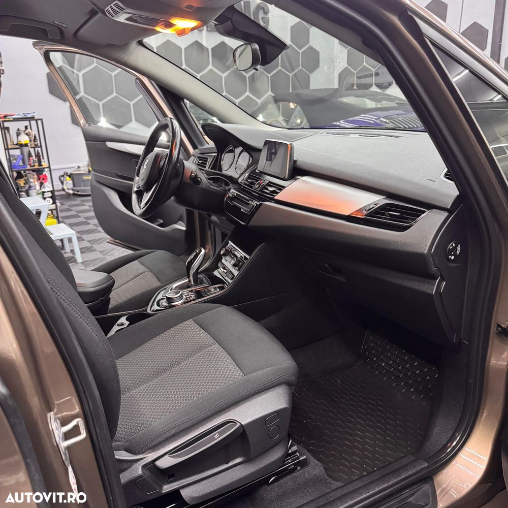 BMW Seria 2 218i Aut. - 6