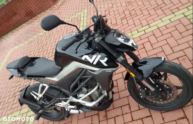 CFMoto 300NK - 1