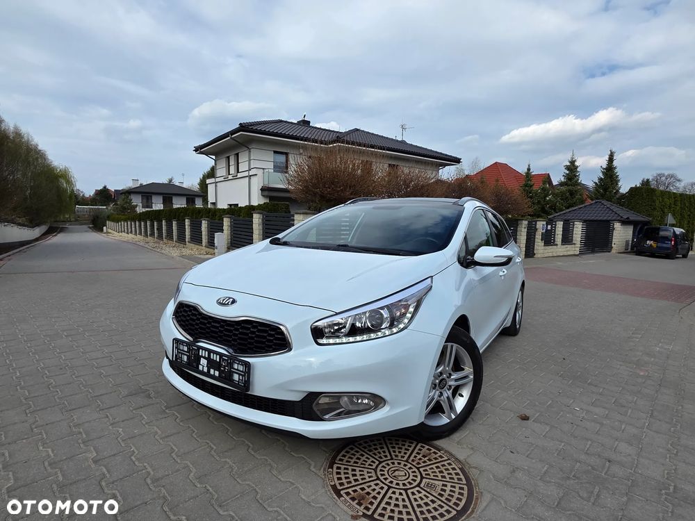 Kia Ceed 1.6 GDI Fifa World Cup Edition - 30