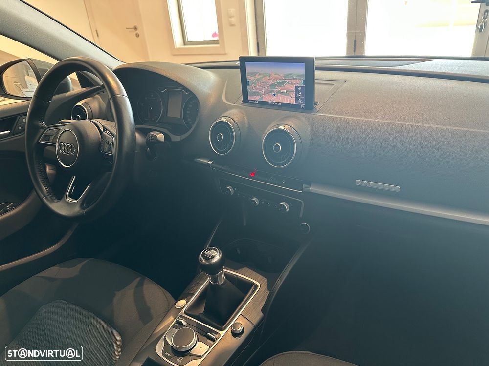 Audi A3 Limousine 1.6 TDI Design - 27