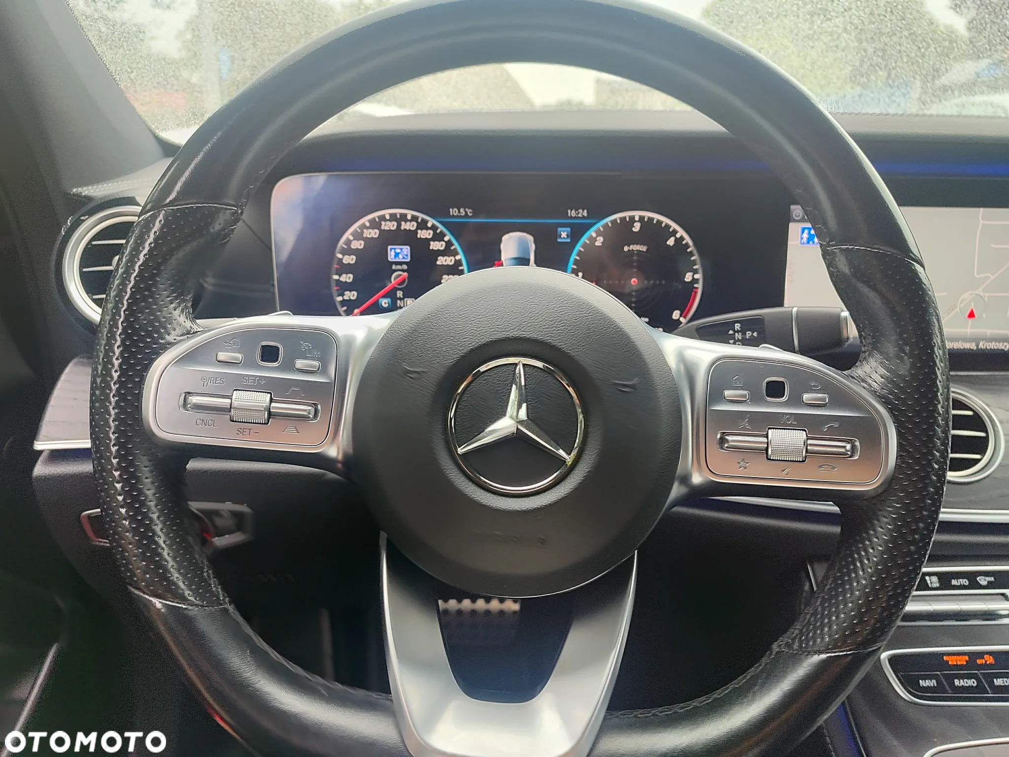 Mercedes-Benz Klasa E 300 d T 9G-TRONIC - 15