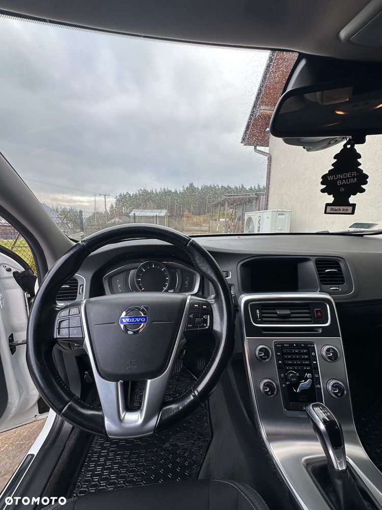 Volvo S60 D4 Drive-E Momentum - 16