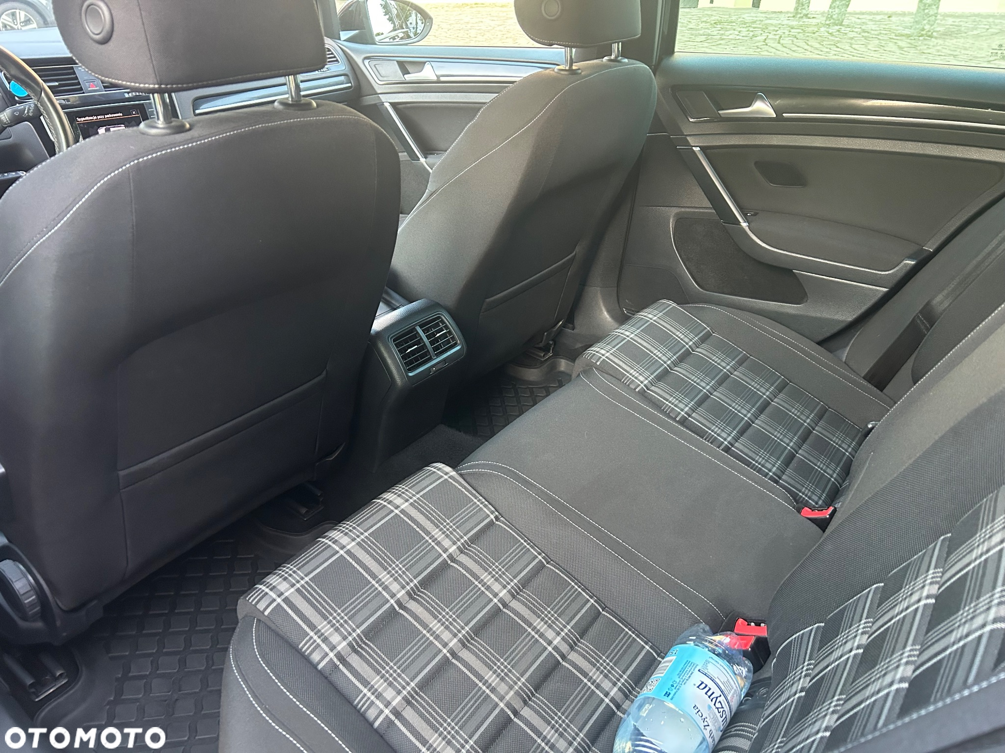 Volkswagen Golf VII 2.0 TDI BMT GTD - 7