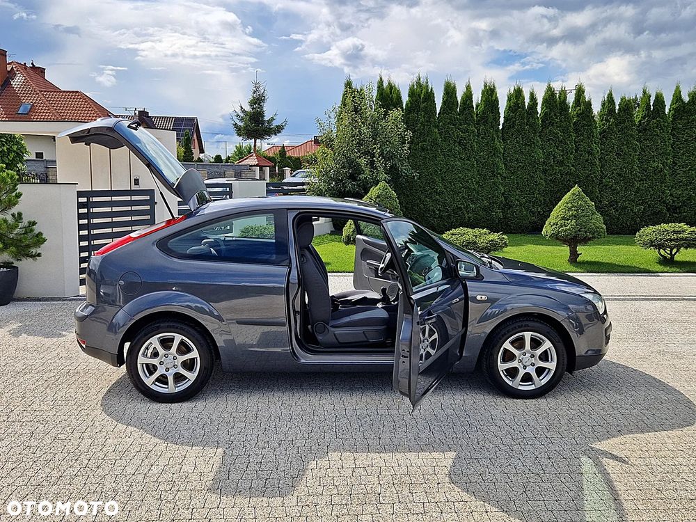 Ford Focus 1.6 16V Ambiente - 17