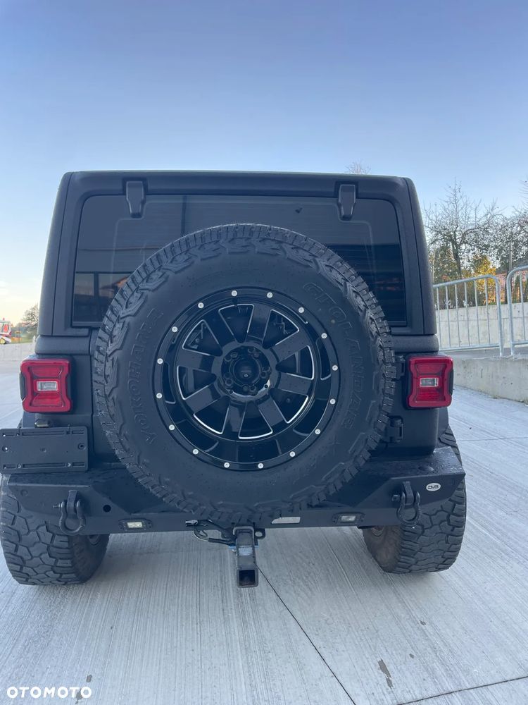 Jeep Wrangler - 12