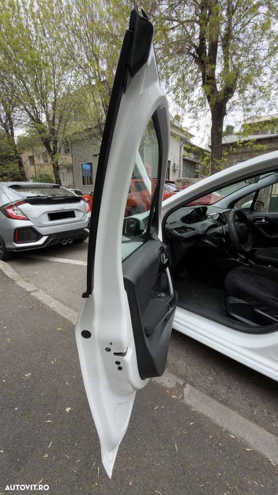 Peugeot 208 - 29
