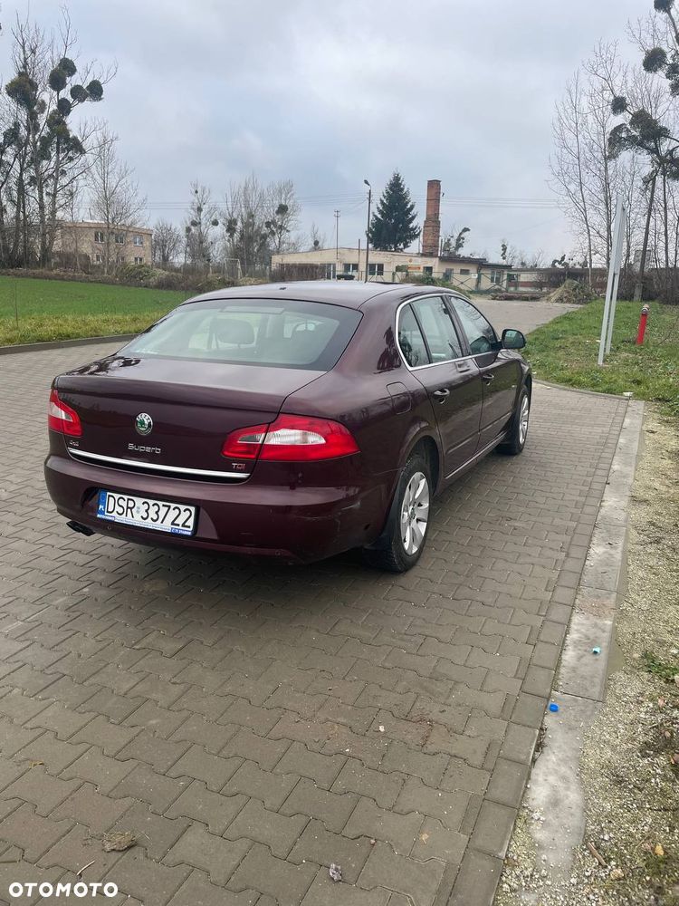 Skoda Superb 2.0 TDI 4x4 Ambition - 4