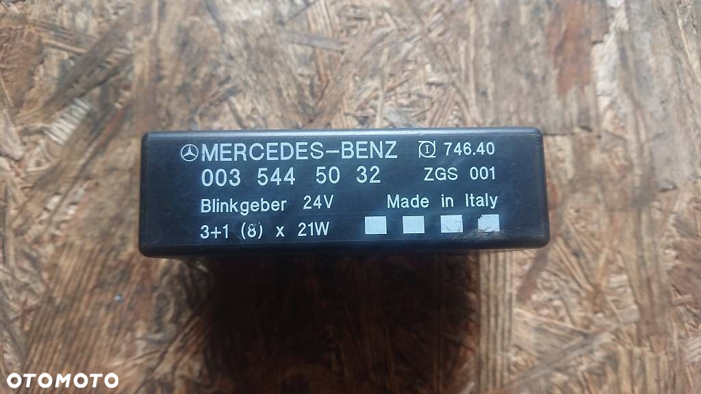 # MERCEDES ACTROS MP1 PRZERYWACZ KIERUNKÓW KIERUNKOWSKAZÓW 0035445032 - 2