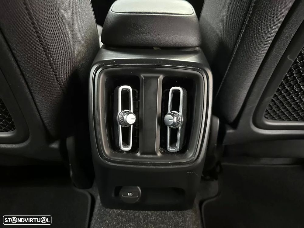 Volvo XC 40 Recharge Core - 28