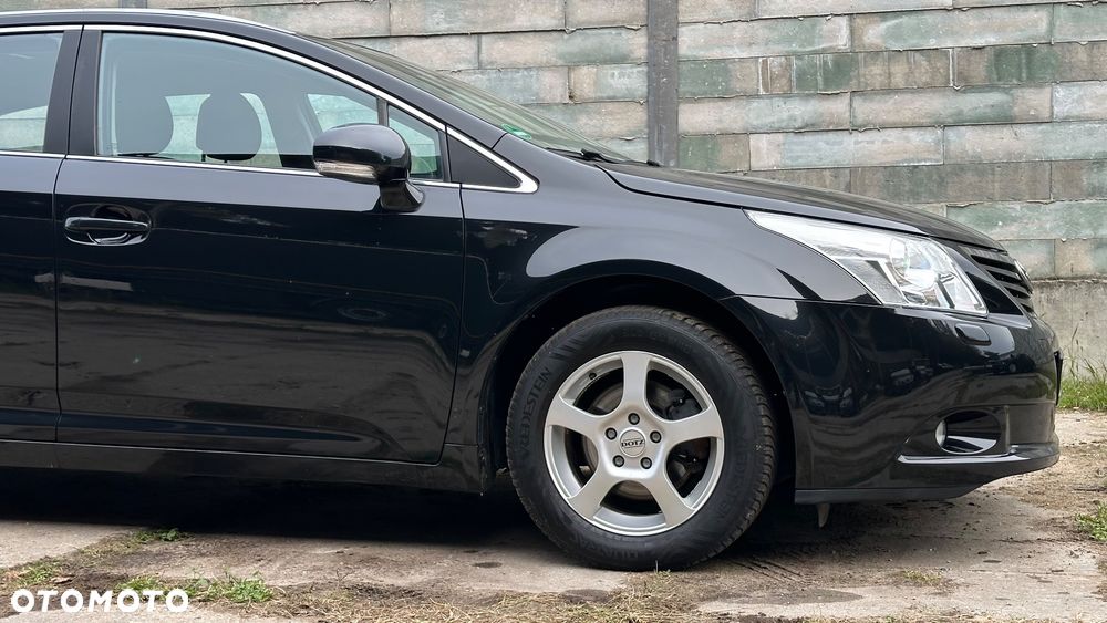 Toyota Avensis 1.8 Sol - 16
