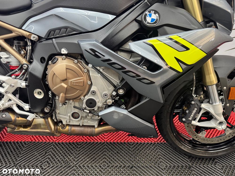 BMW S - 29