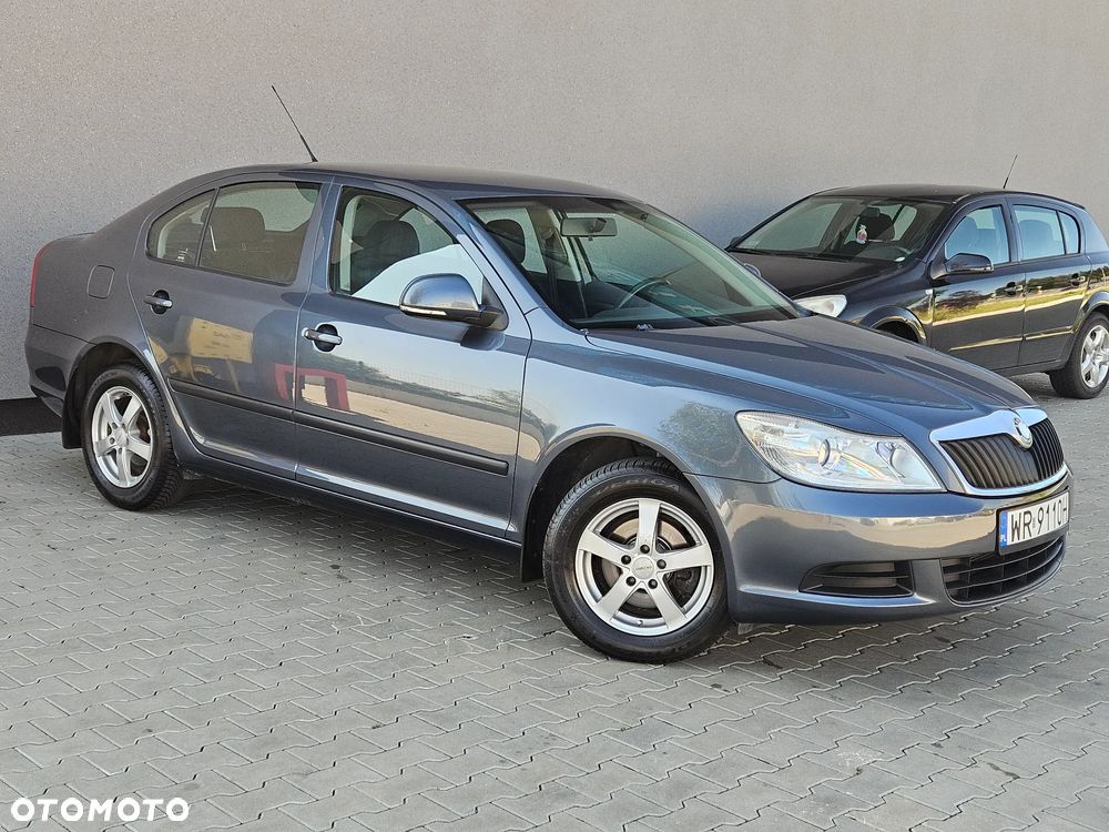 Skoda Octavia 1.6 Ambiente - 17
