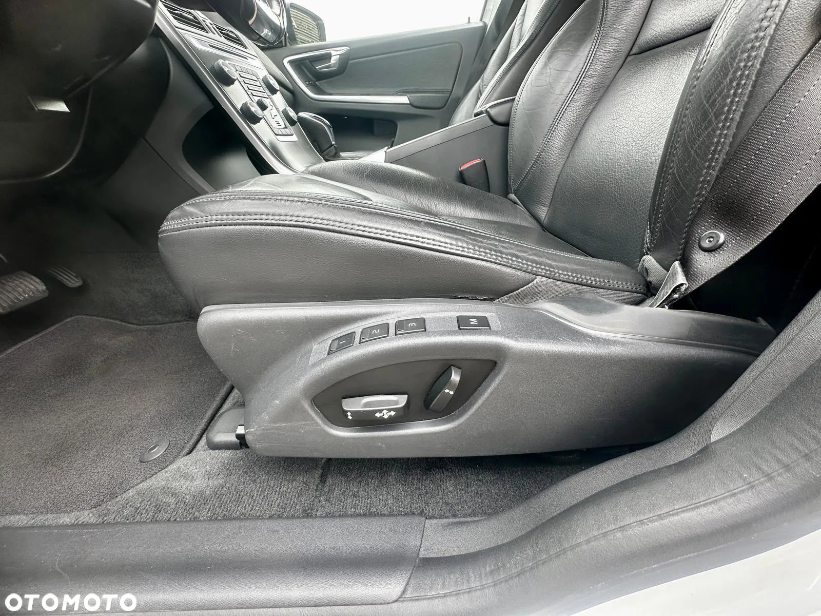 Volvo XC 60 D4 AWD Geartronic Summum - 22