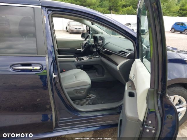 Toyota Sienna - 11