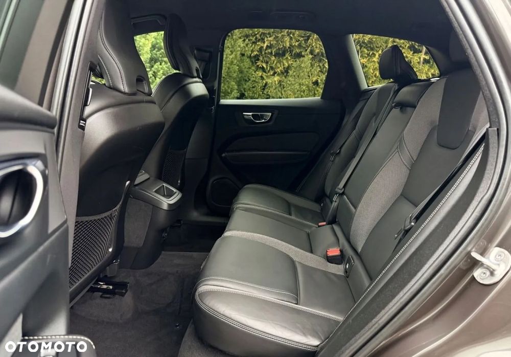 Volvo XC 60 B4 D Geartronic RDesign - 30