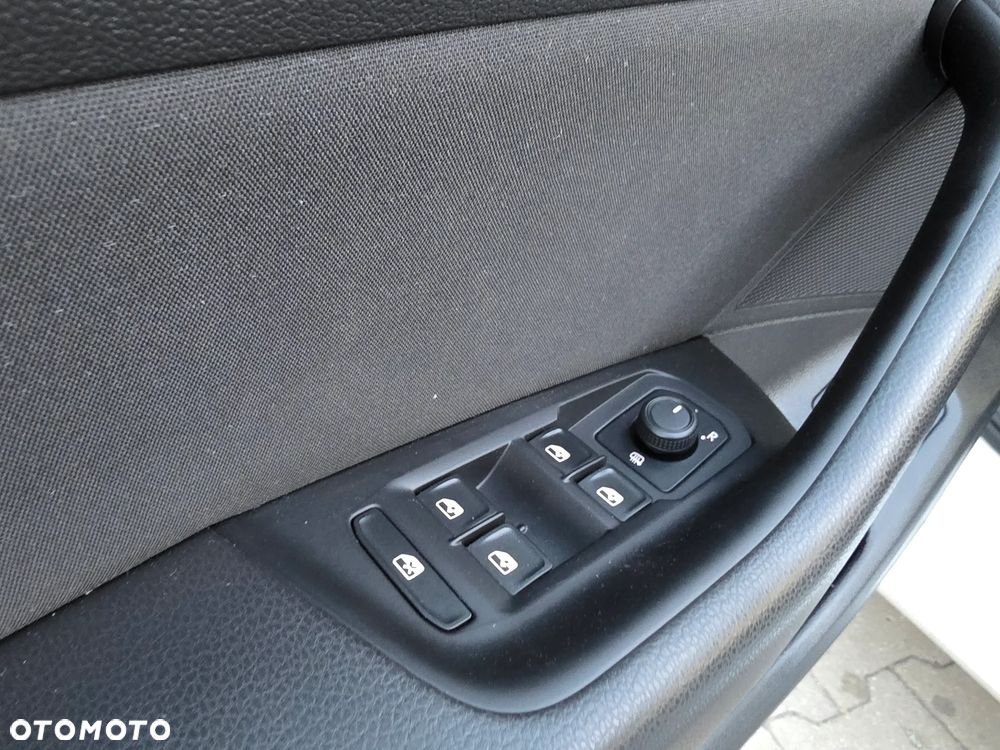 Volkswagen Passat - 20