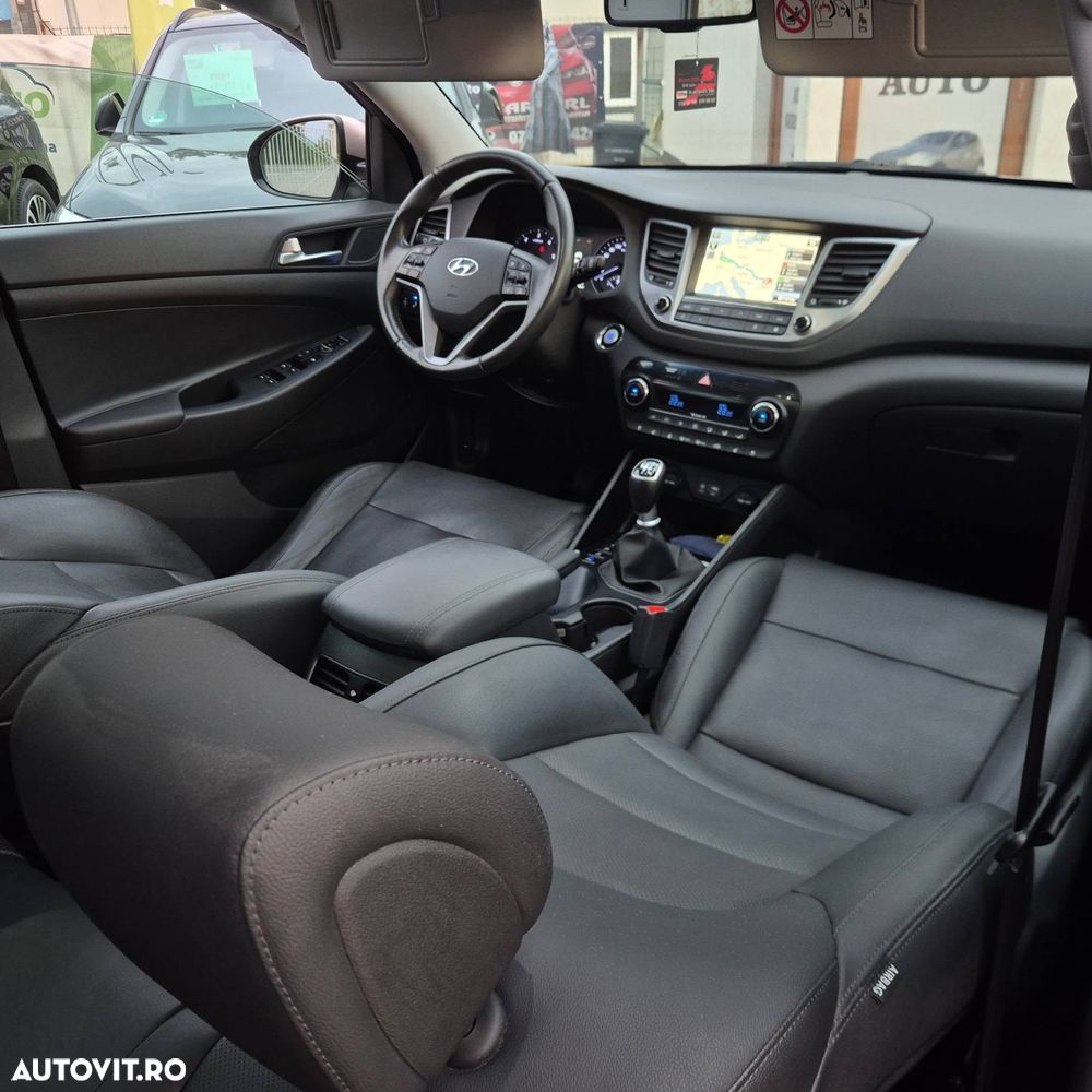 Hyundai Tucson 2.0 CRDI 4WD 6MT Luxury Pack+ - 16