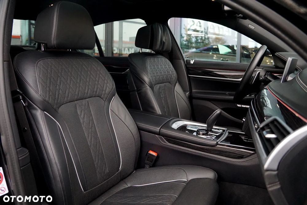 BMW Seria 7 750d xDrive - 29