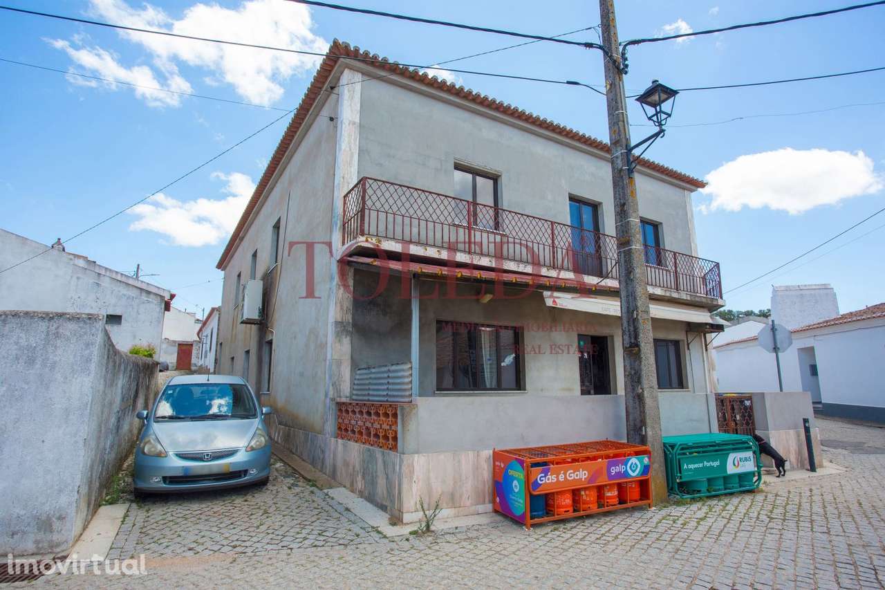 Prédio 2 Pisos com Terraço - Grande imagem: 2/28