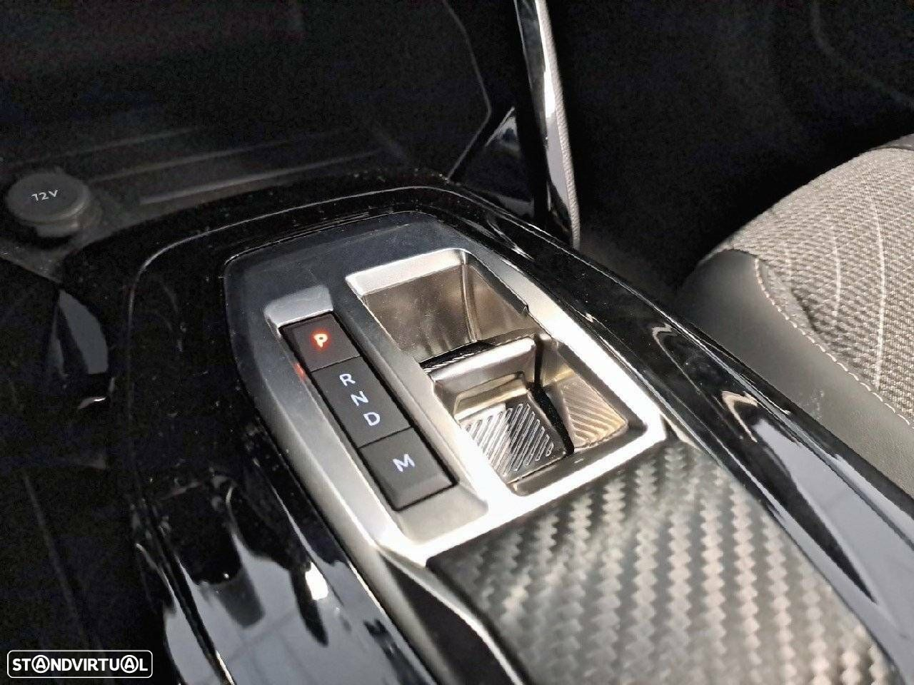 Peugeot 2008 1.2 Hybrid Allure e-DCS6 - 21