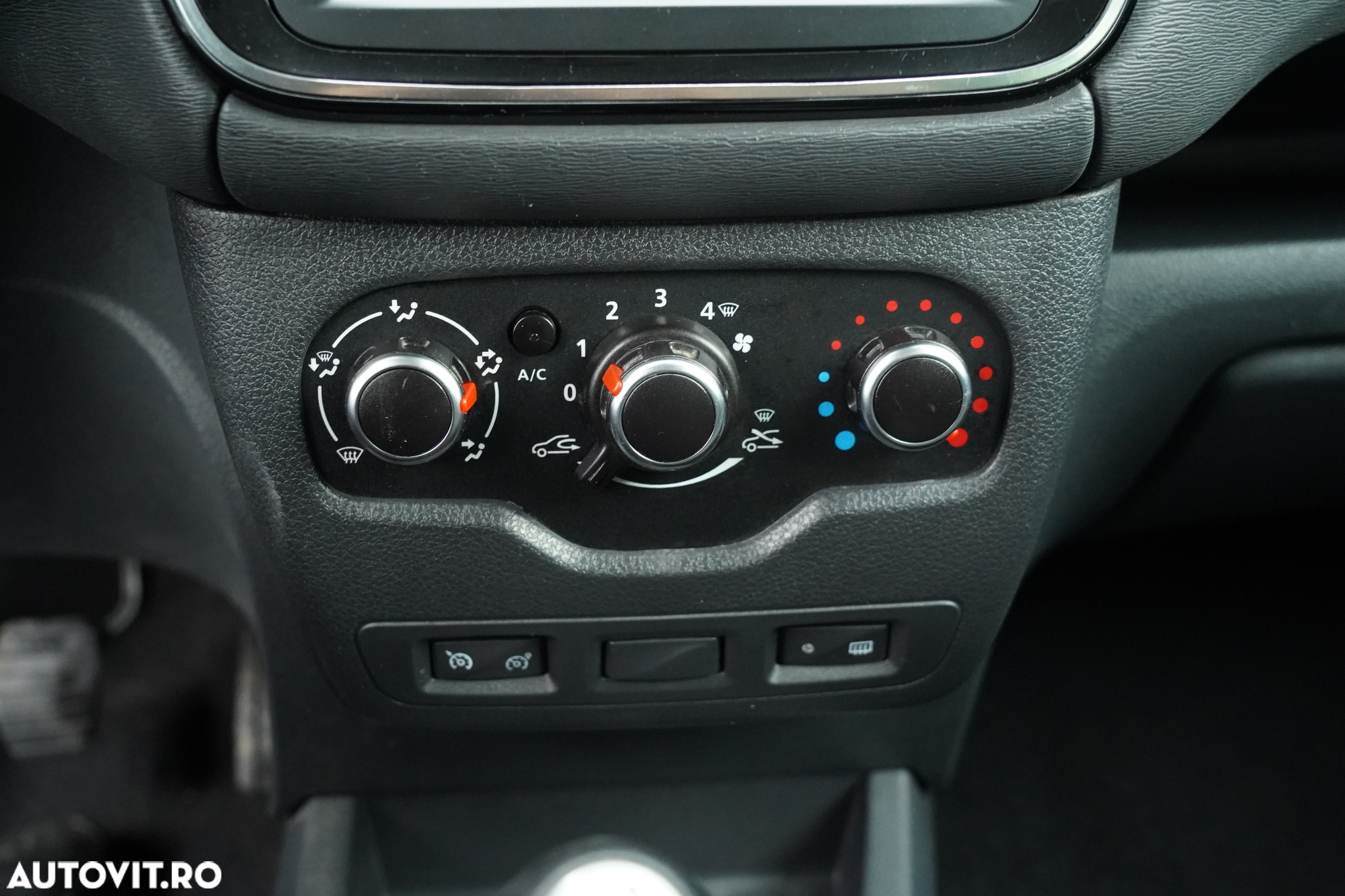 Dacia Lodgy 1.5 Blue dCi Stepway - 15