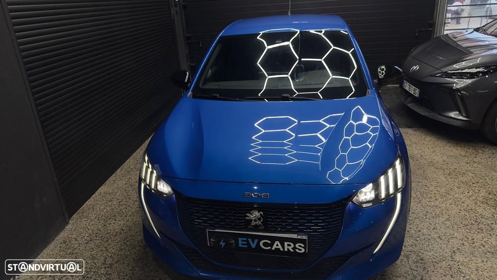 Peugeot e-208 GT - 11