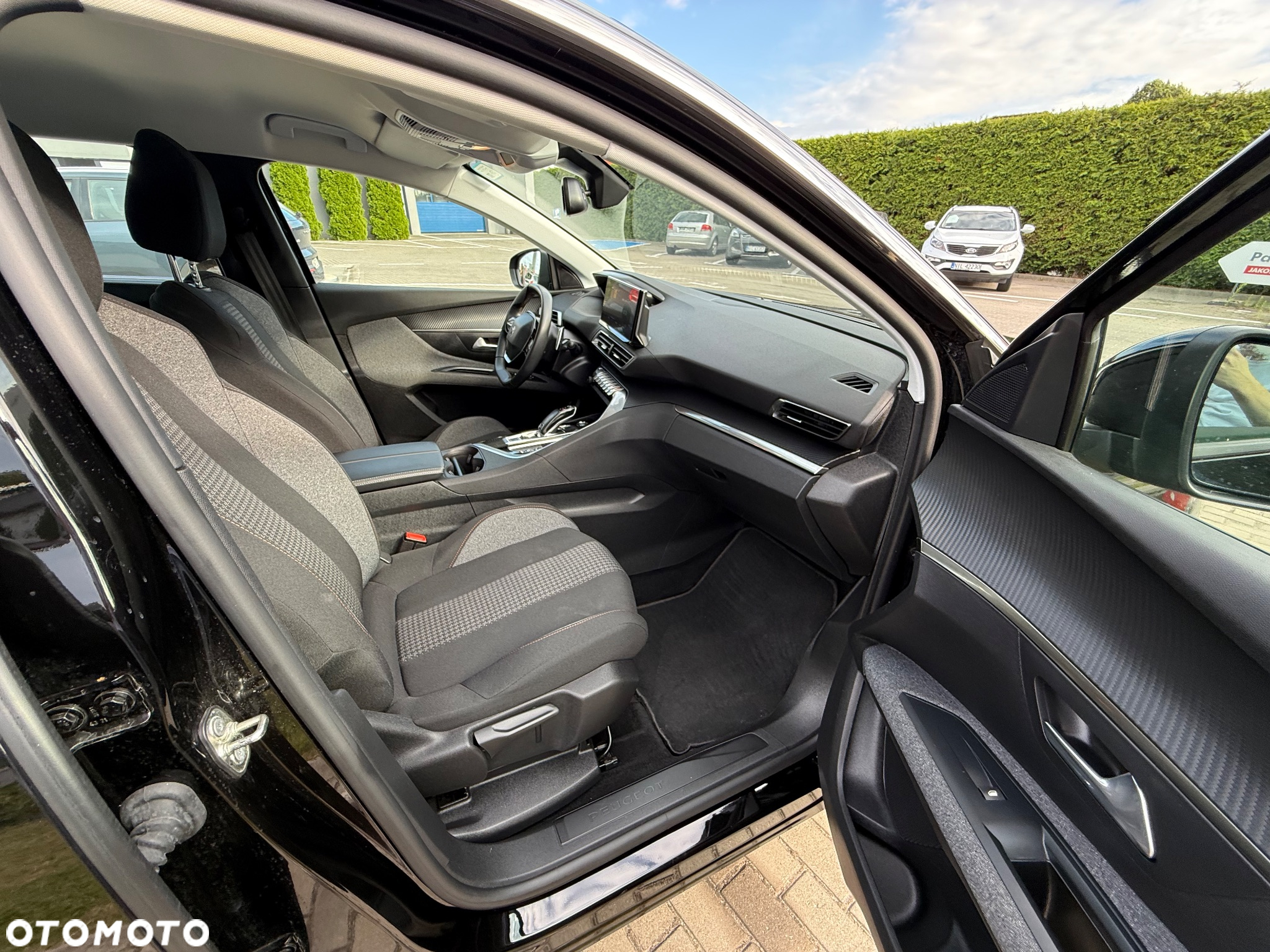 Peugeot 5008 1.2 PureTech Active Pack S&S EAT8 - 29