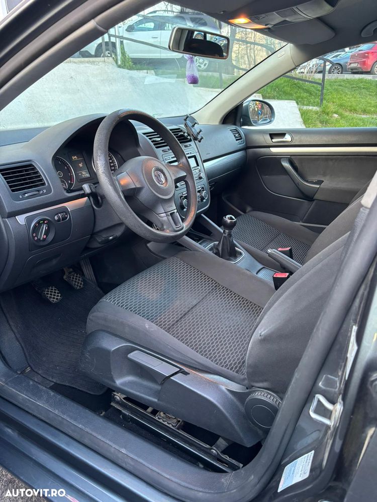 Volkswagen Jetta - 10