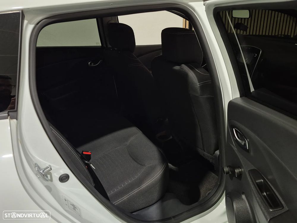 Renault Clio Sport Tourer 1.5 dCi Limited - 26