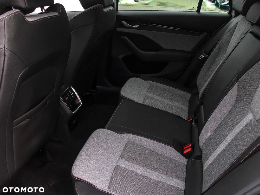 Skoda Octavia 2.0 TDI Selection DSG - 13