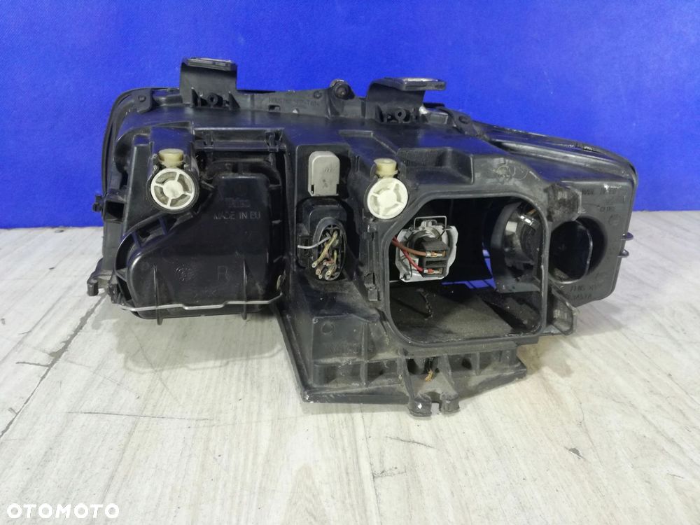 Audi A4 B6 lampa reflektor prawa przód Europa 2000/2004 - 2