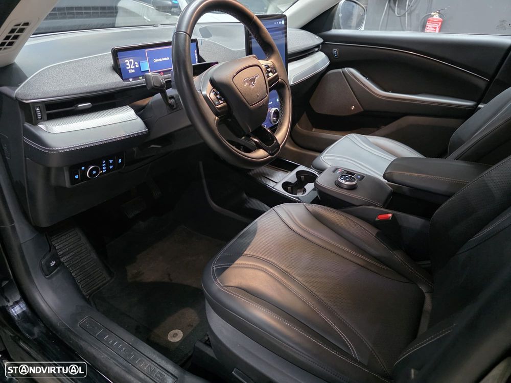 Ford Mustang Mach-E 75.7 kWh Base - 16