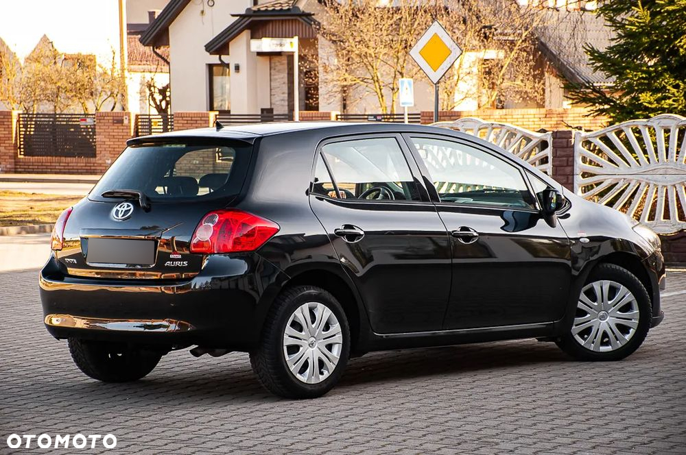 Toyota Auris 1.6 VVT-i Executive - 26
