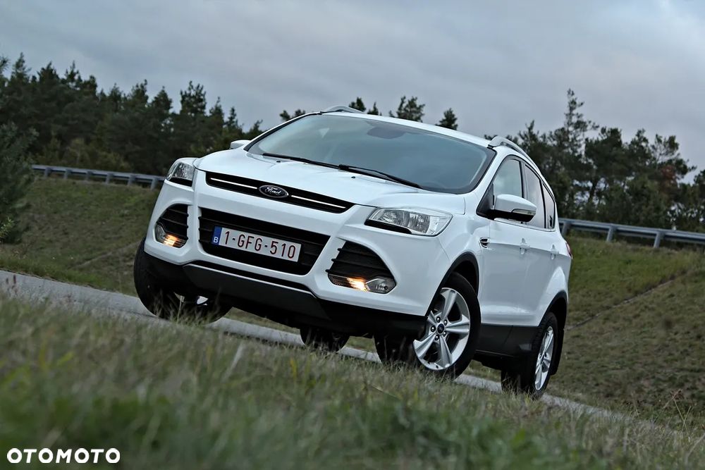 Ford Kuga 2.0 TDCi 2x4 Titanium - 2