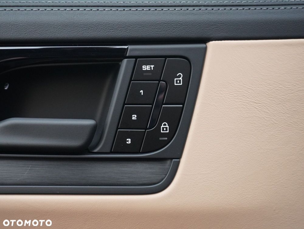 Porsche Cayenne - 18