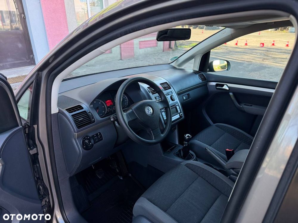Volkswagen Touran 1.9 TDI Highline - 15