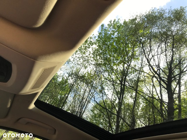 BMW Seria 5 528i xDrive - 11