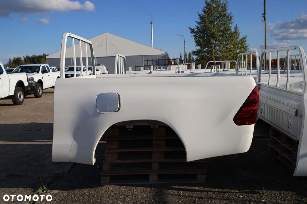 Paka bagażnika NOWA (z demontażu) HILUX / RANGER / D-MAX - FV - 4