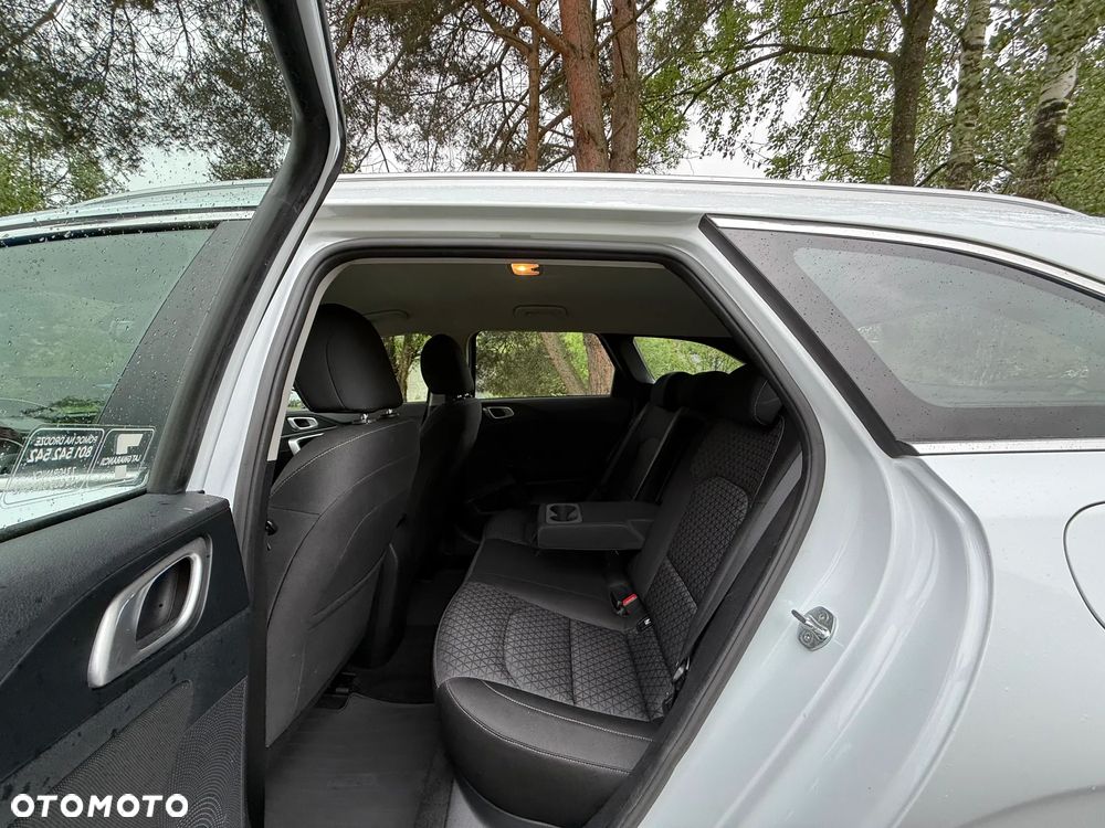 Kia Ceed 1.6 CRDi mHEV L - 24