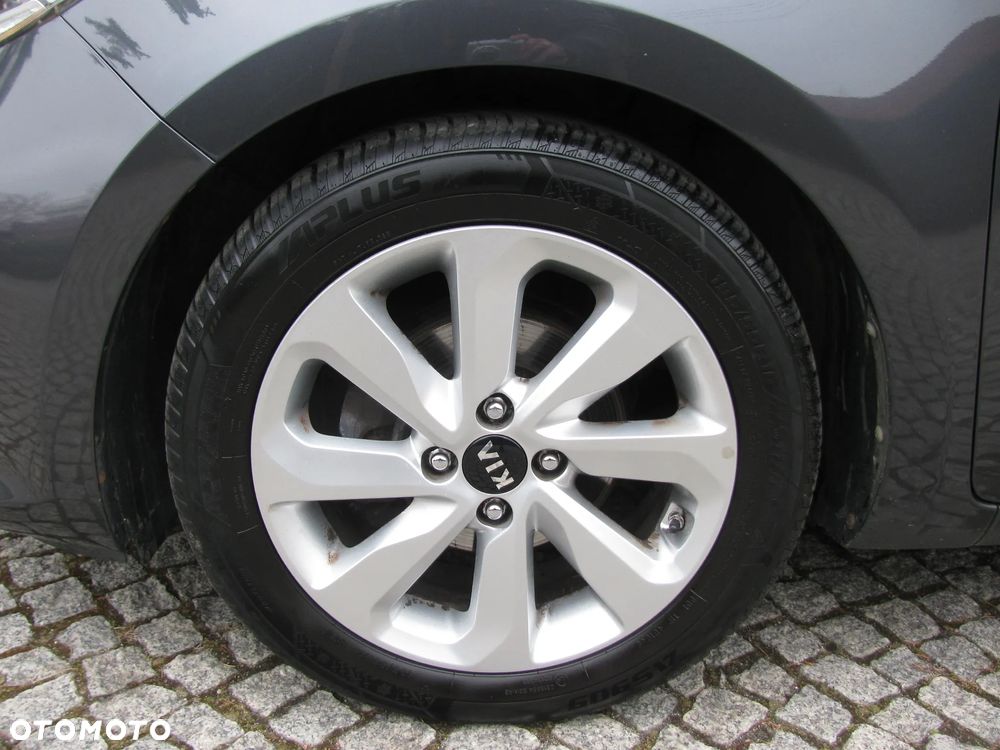 Kia Rio 1.2 Dream Team Edition - 38