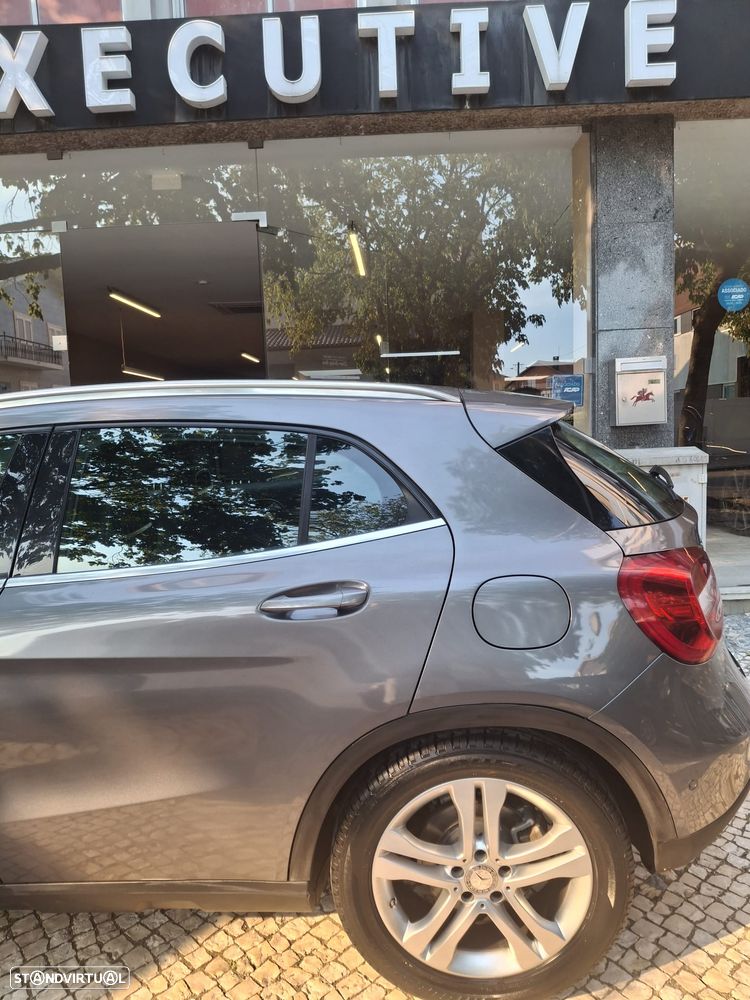 Mercedes-Benz GLA 180 d Urban - 4