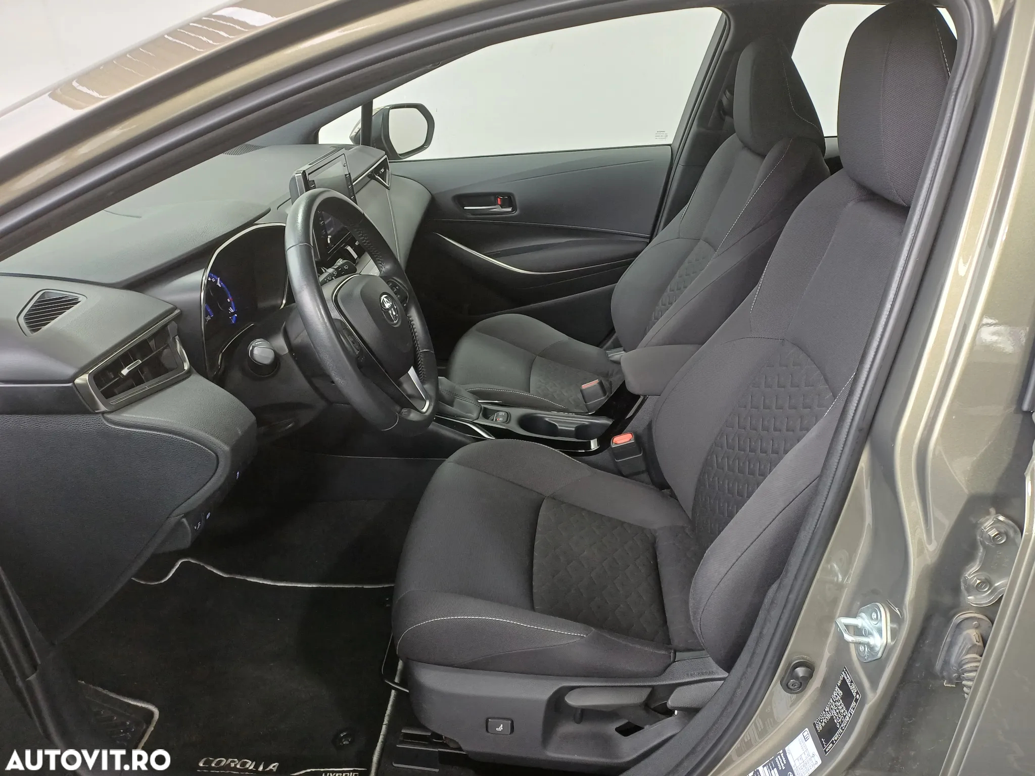 Toyota Corolla Sedan 1.8 HSD Dynamic - 5