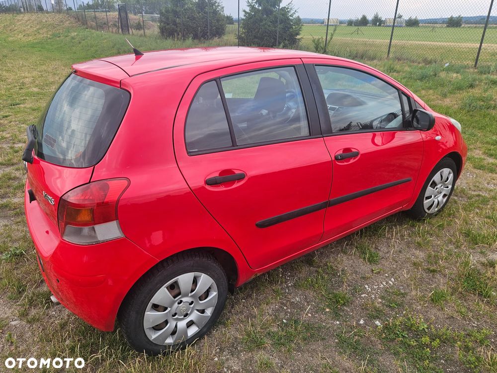 Toyota Yaris - 4