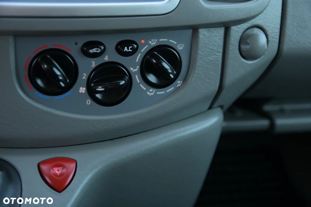 Opel Vivaro Tour Cosmo L1H1 - 30