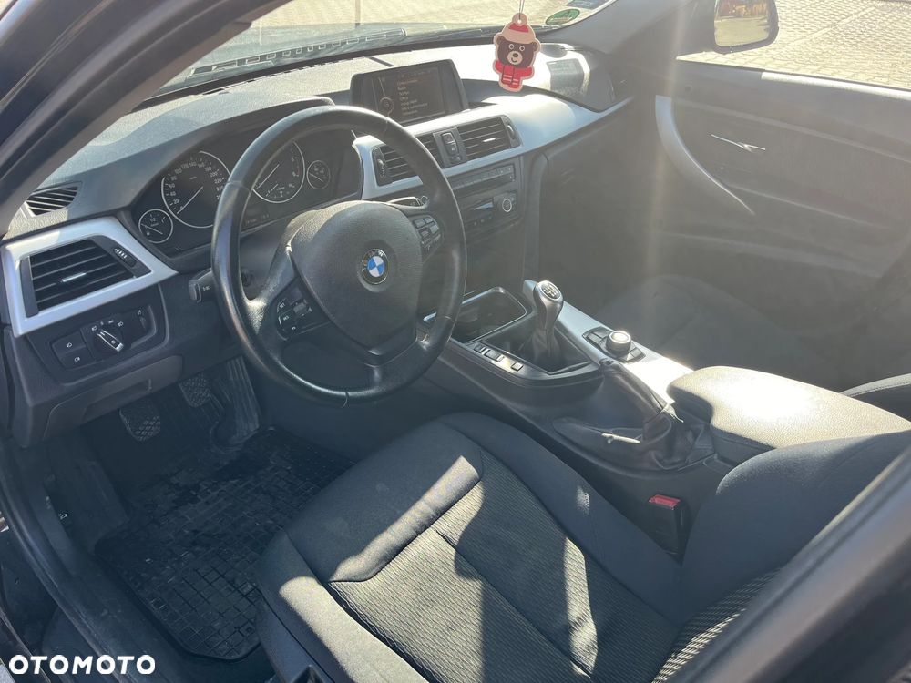 BMW Seria 3 320d - 8