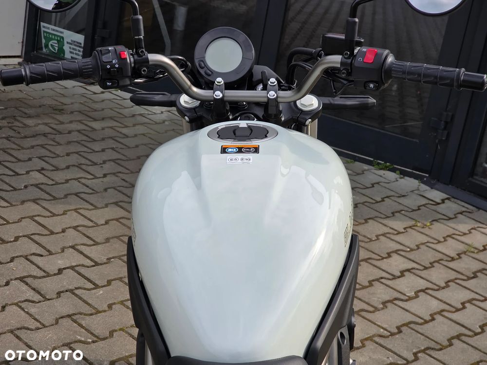 Kawasaki Eliminator 500 - 17